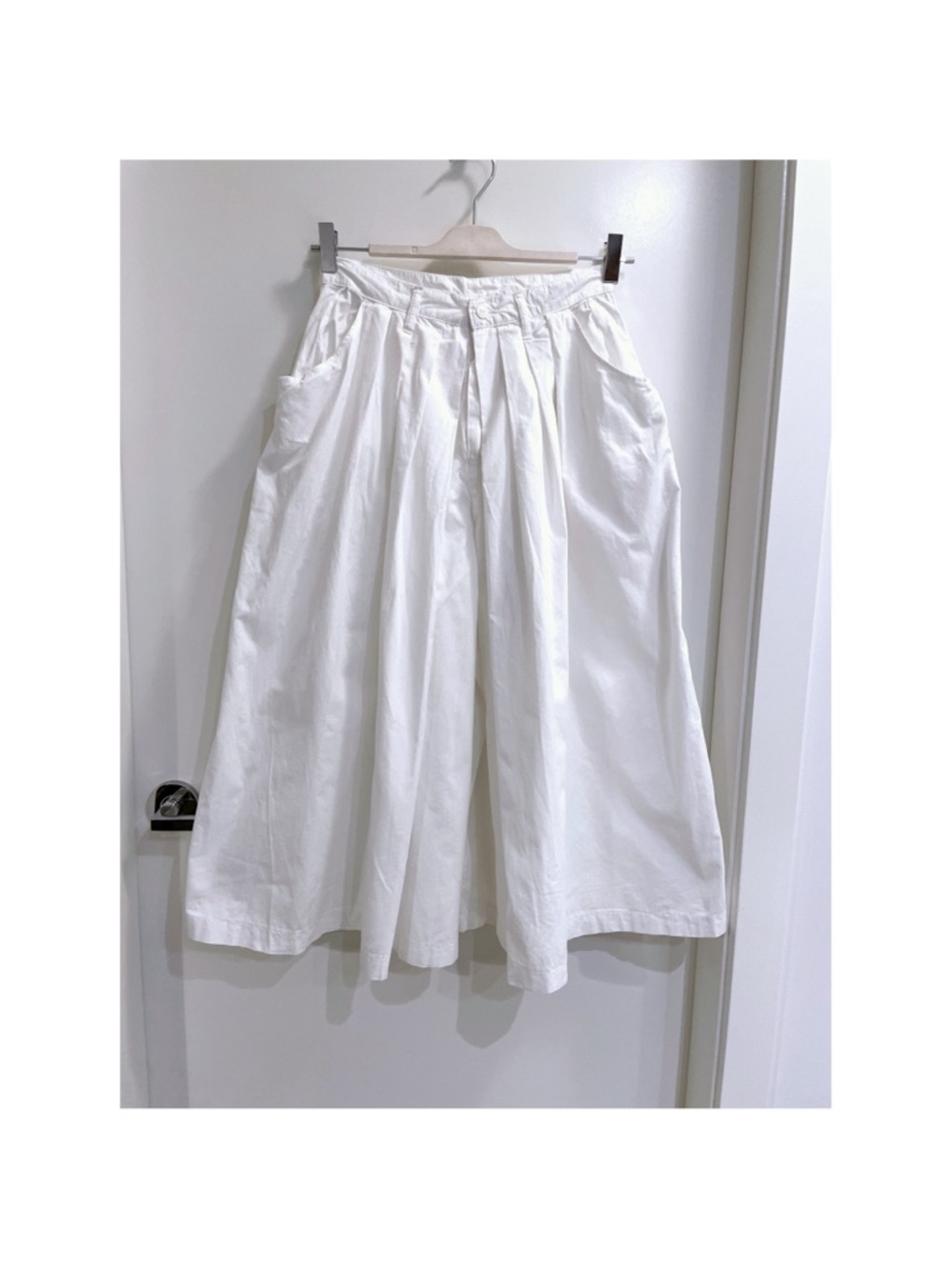Vintage Benetton cotton skort/ culottes with two side pockets in white